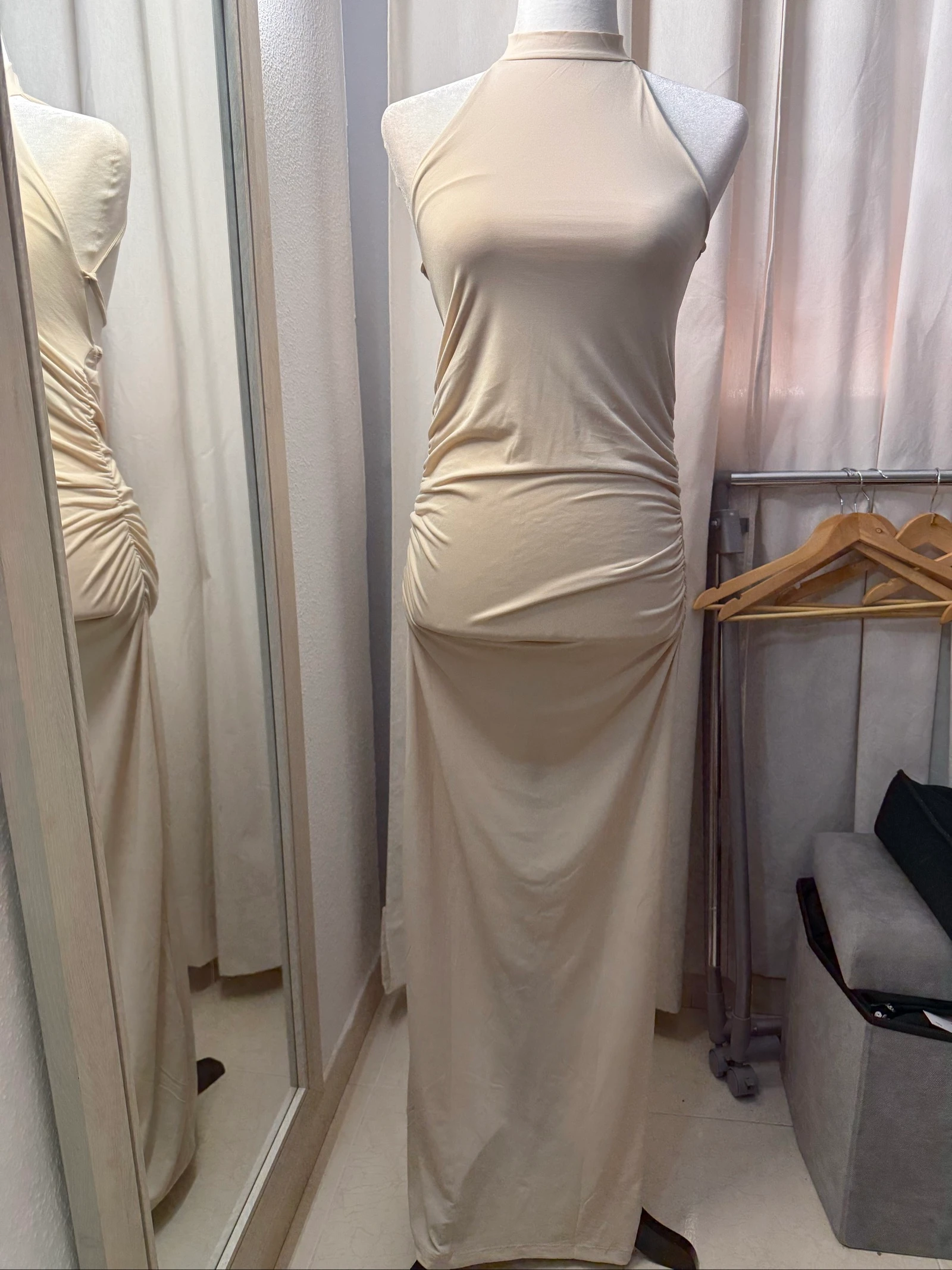 Vestido largo color beig